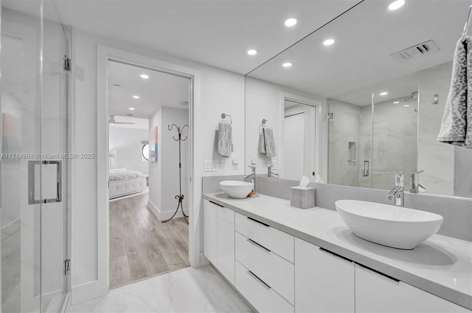 Small Image of 3610 YACHT CLUB DR #508, Aventura Number 16