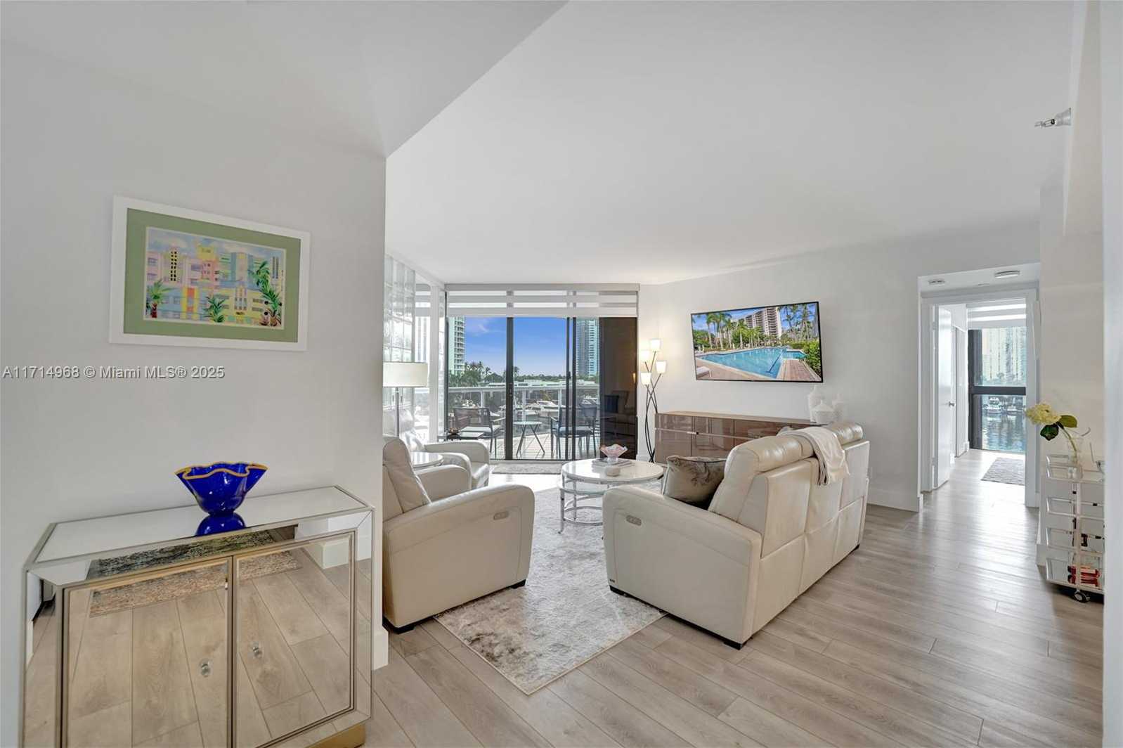 Small Image of 3610 YACHT CLUB DR #508, Aventura Number 23