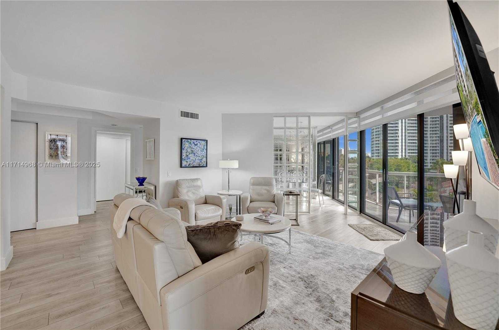 Small Image of 3610 YACHT CLUB DR #508, Aventura Number 3
