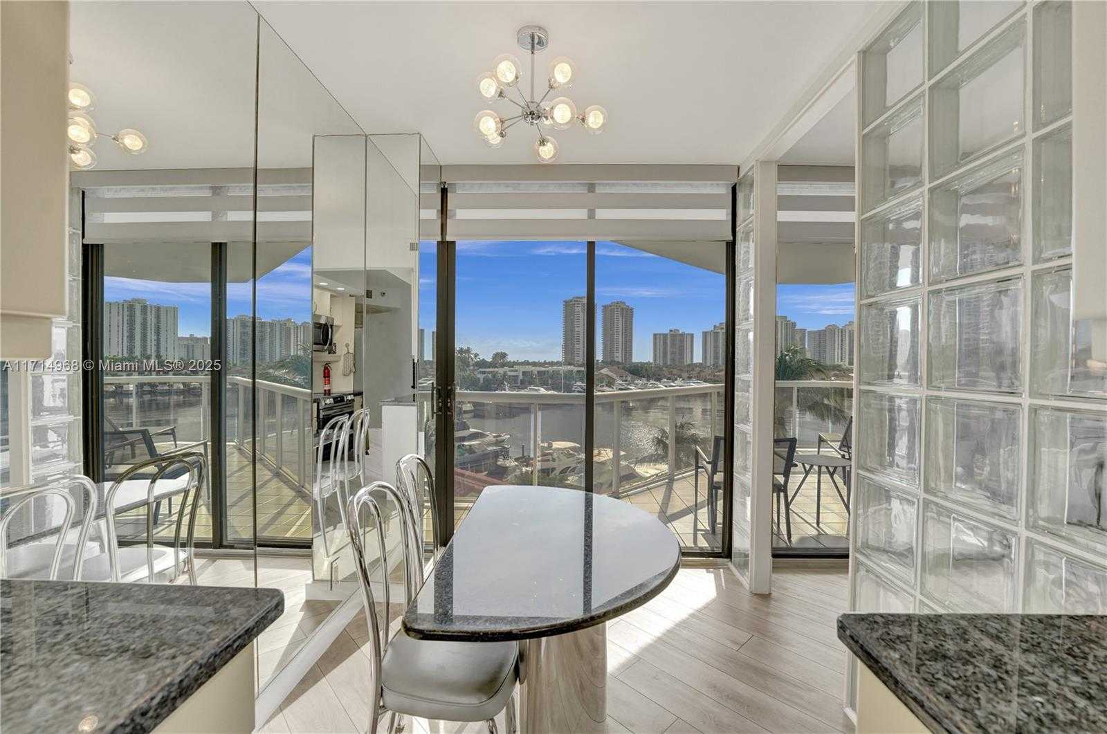 Small Image of 3610 YACHT CLUB DR #508, Aventura Number 31