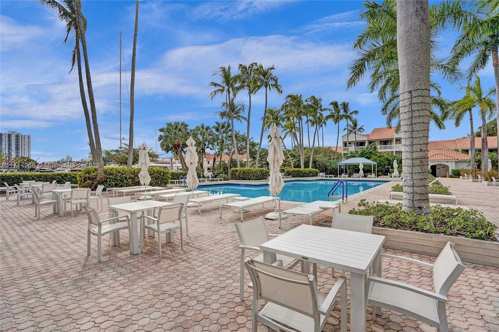Small Image of 3610 YACHT CLUB DR #508, Aventura Number 35