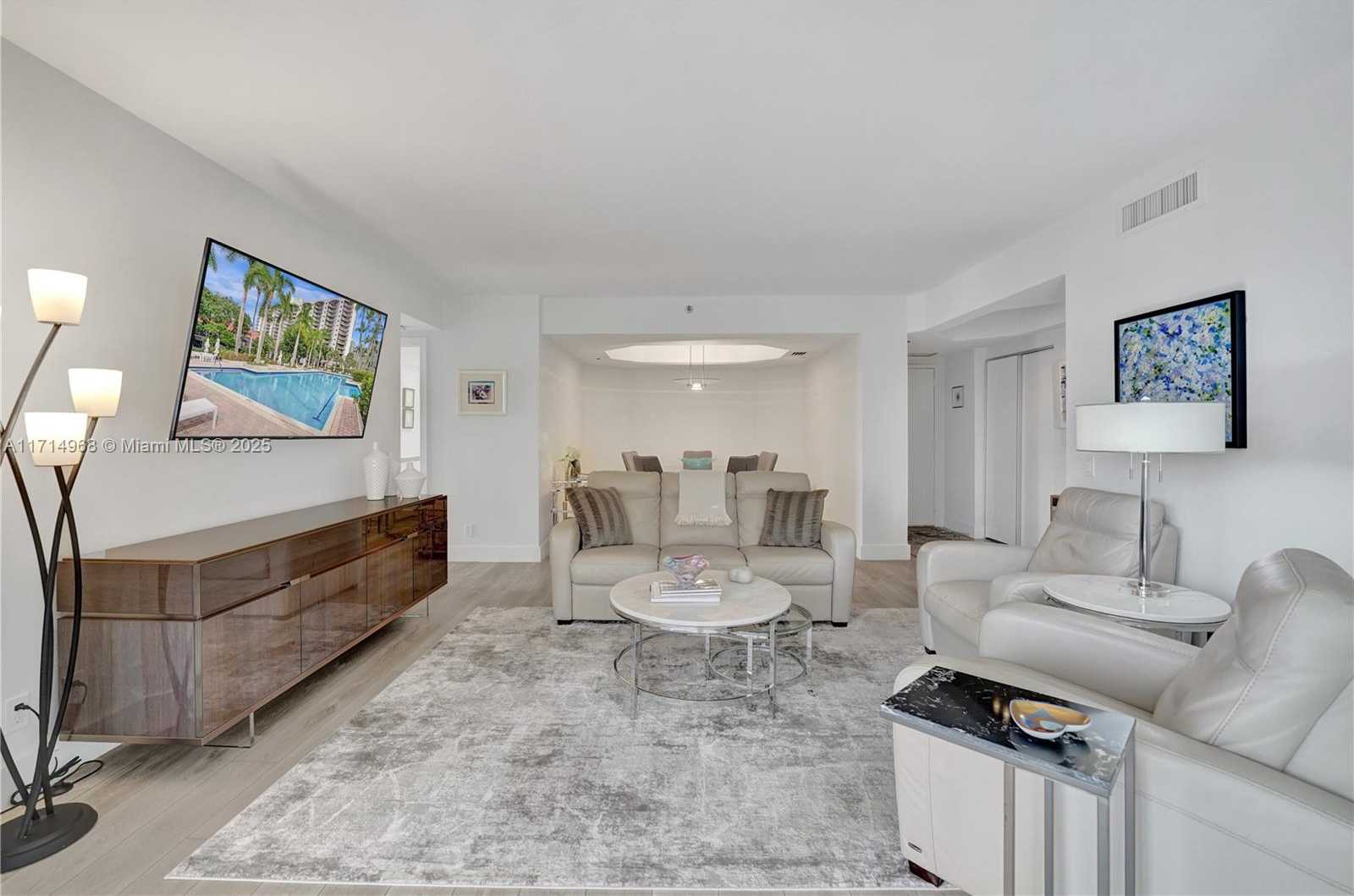 Small Image of 3610 YACHT CLUB DR #508, Aventura Number 4