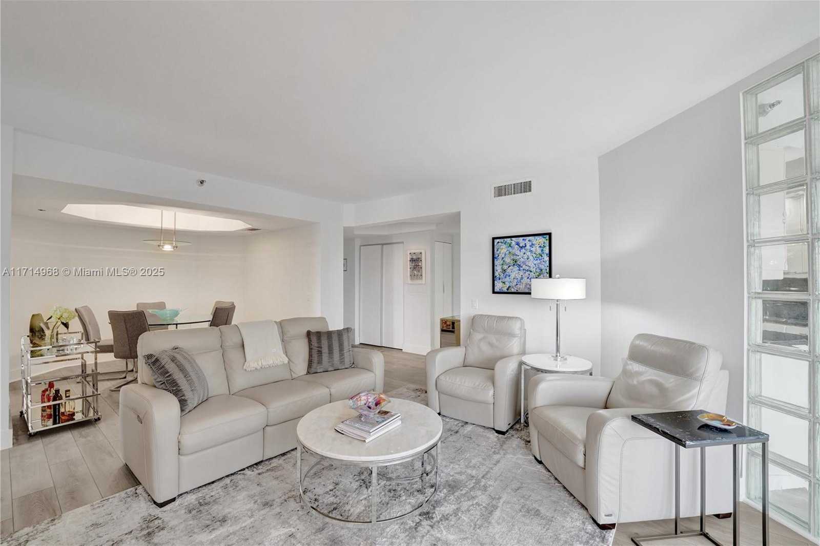 Small Image of 3610 YACHT CLUB DR #508, Aventura Number 5
