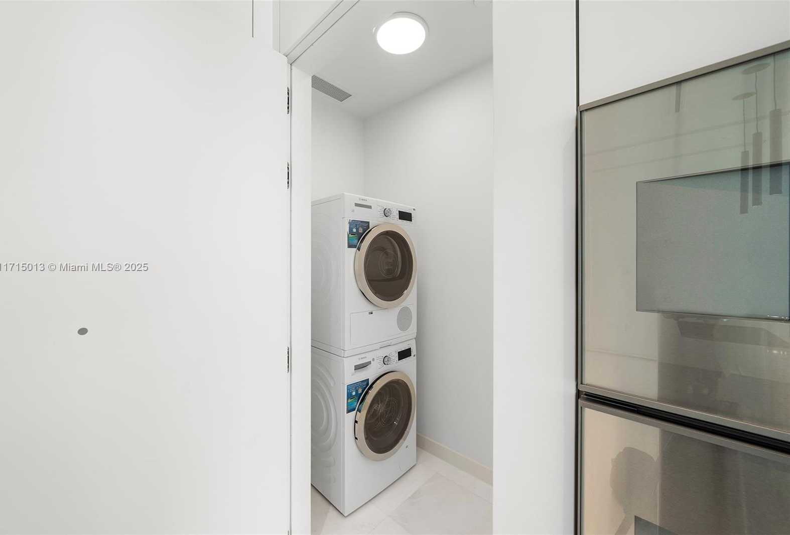 Small Image of 300 BISCAYNE BLVD WAY #4605, Miami Number 10