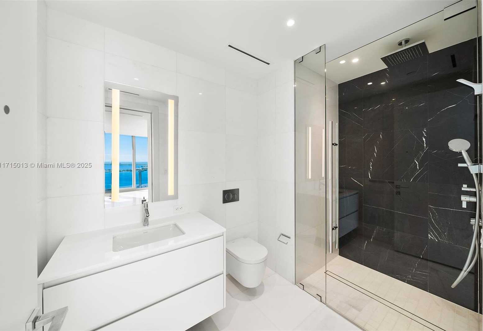 Small Image of 300 BISCAYNE BLVD WAY #4605, Miami Number 16