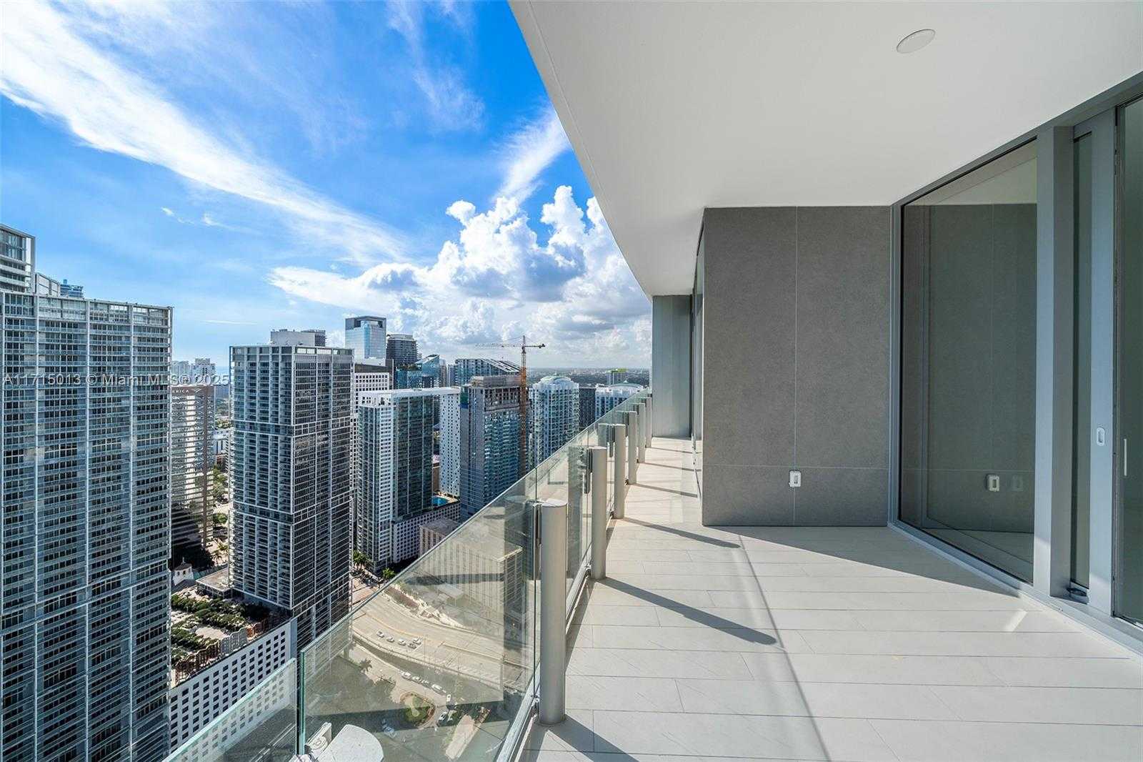 Small Image of 300 BISCAYNE BLVD WAY #4605, Miami Number 3