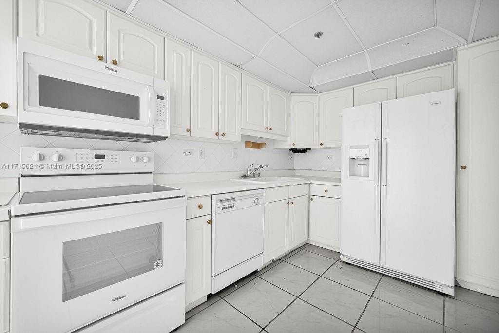 Small Image of 20355 NORTH EAST 34TH CT #725, Aventura Number 12