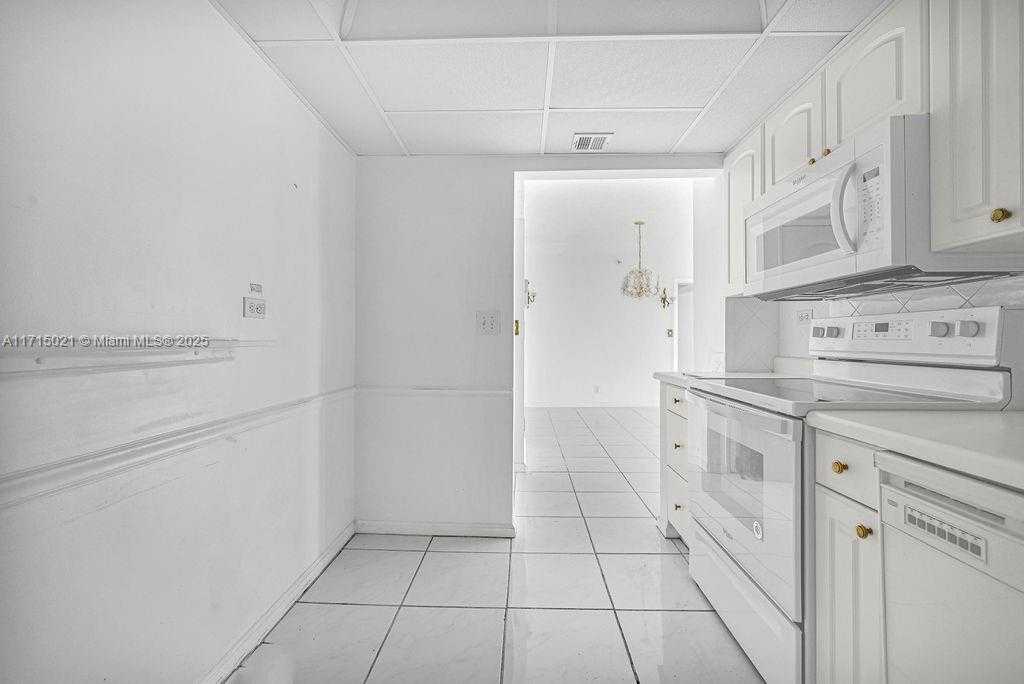 Small Image of 20355 NORTH EAST 34TH CT #725, Aventura Number 15