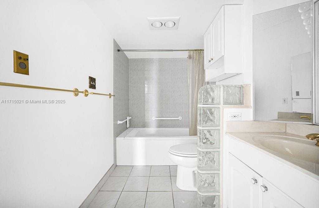 Small Image of 20355 NORTH EAST 34TH CT #725, Aventura Number 24