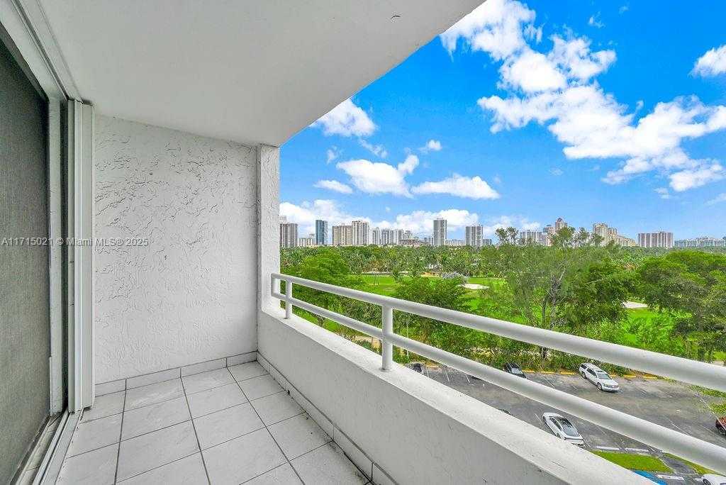 Small Image of 20355 NORTH EAST 34TH CT #725, Aventura Number 34