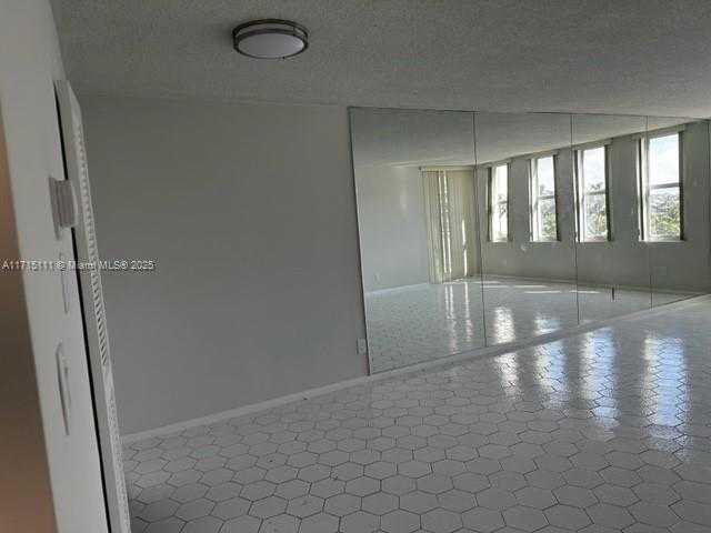 Small Image of 5401 COLLINS AVE #223, Miami Beach Number 26