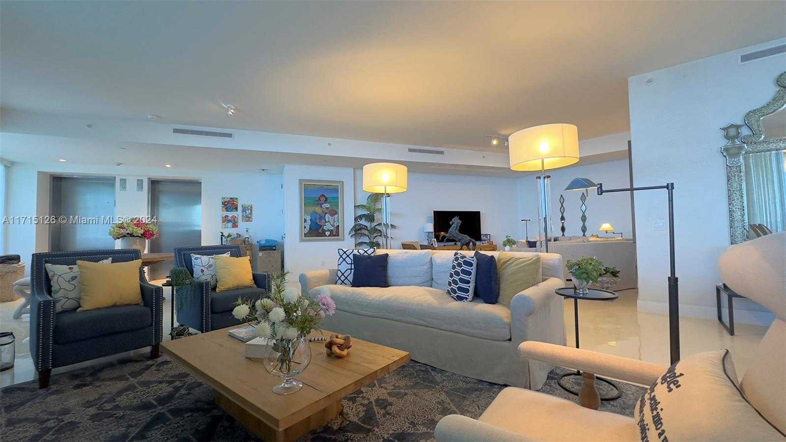 Small Image of 18555 Collins Ave, Sunny Isles Beach, FL 33160, USA Number 17
