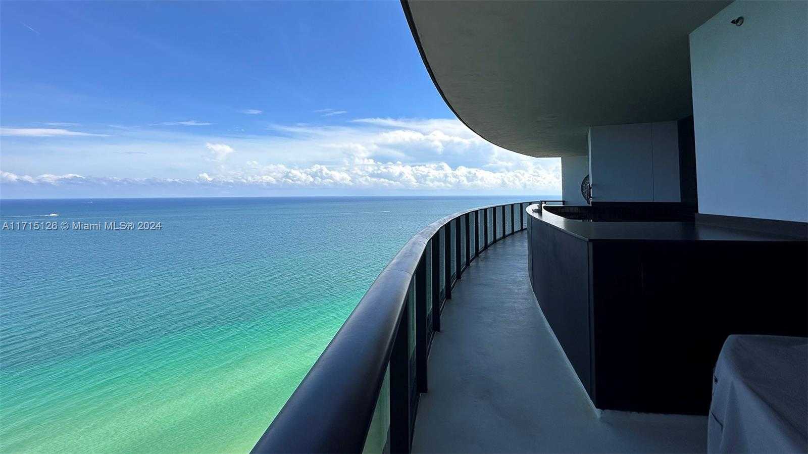 Small Image of 18555 Collins Ave, Sunny Isles Beach, FL 33160, USA Number 2