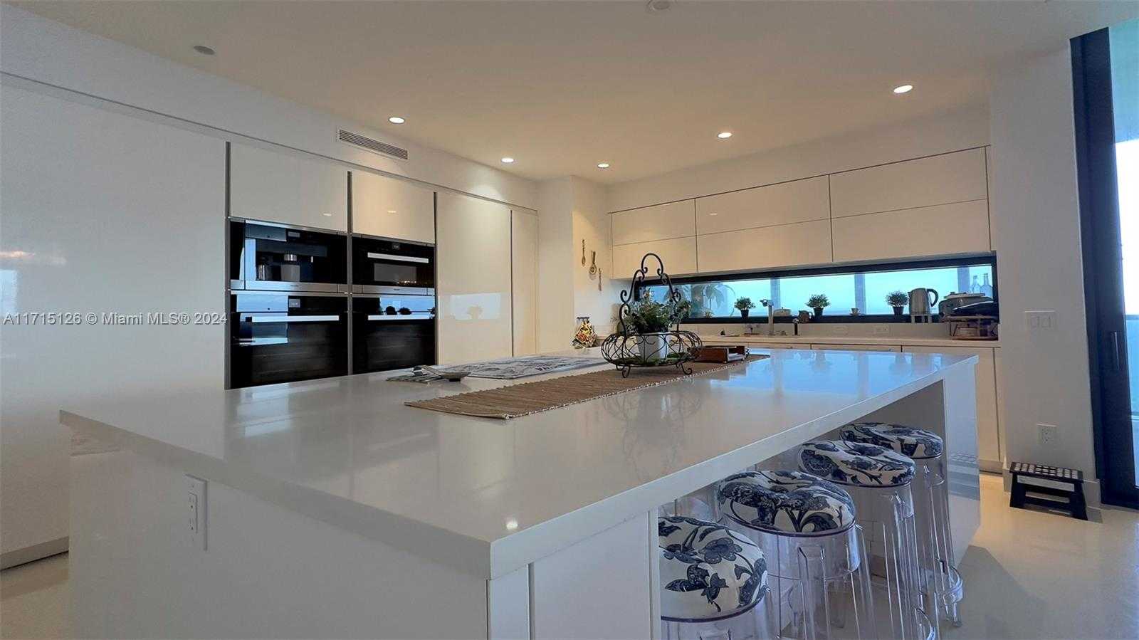 Small Image of 18555 Collins Ave, Sunny Isles Beach, FL 33160, USA Number 26