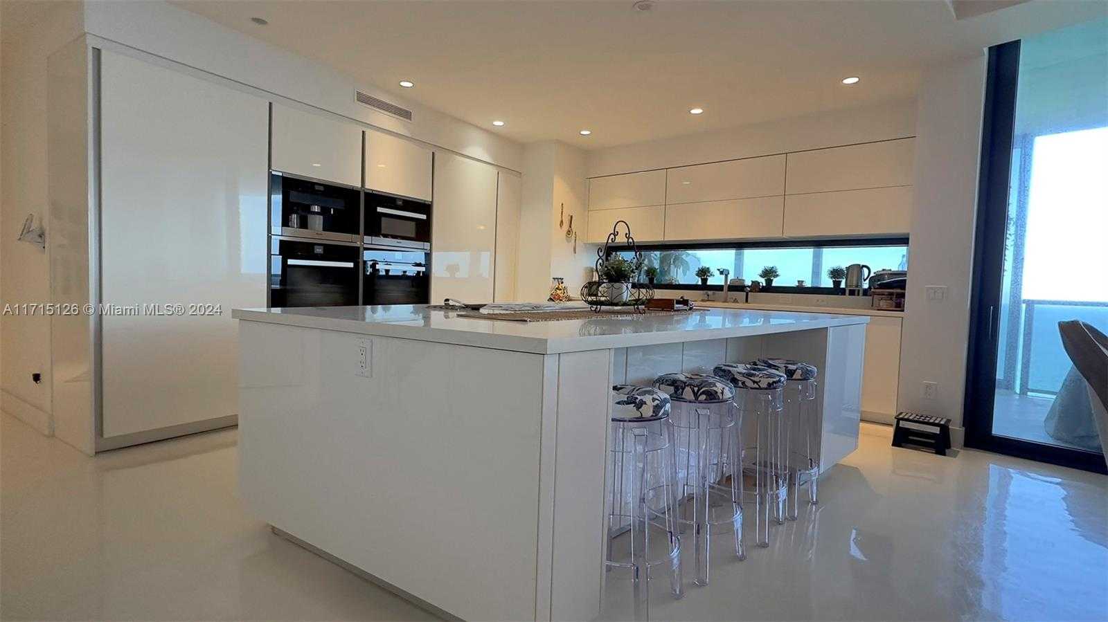 Small Image of 18555 Collins Ave, Sunny Isles Beach, FL 33160, USA Number 27