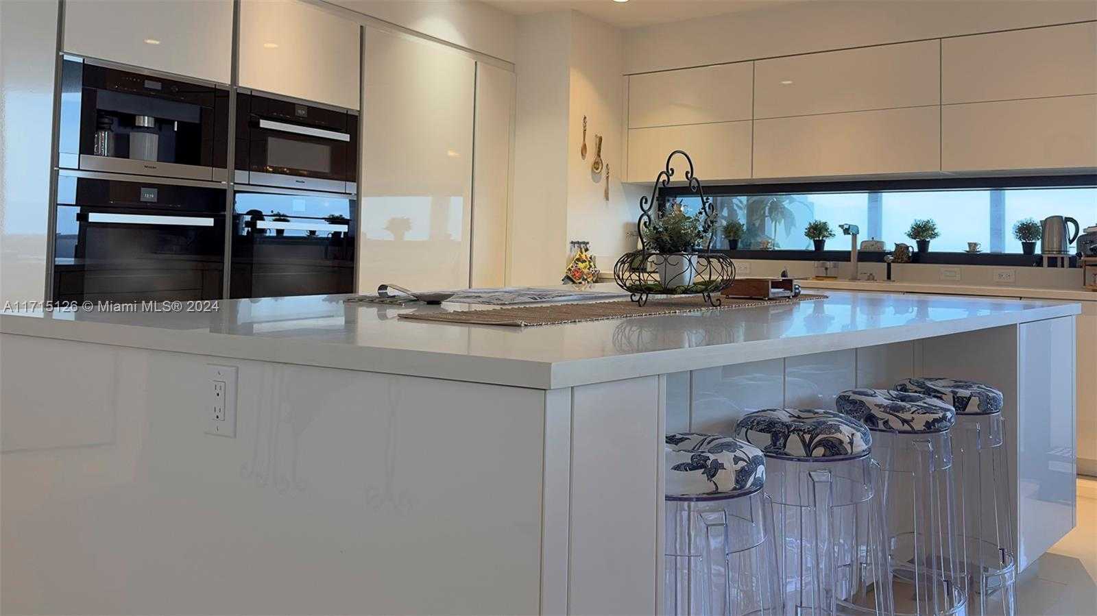 Small Image of 18555 Collins Ave, Sunny Isles Beach, FL 33160, USA Number 28