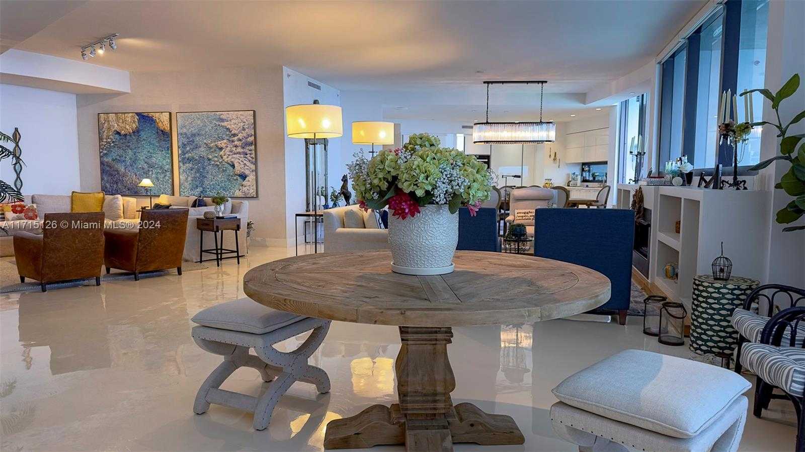 Small Image of 18555 Collins Ave, Sunny Isles Beach, FL 33160, USA Number 4