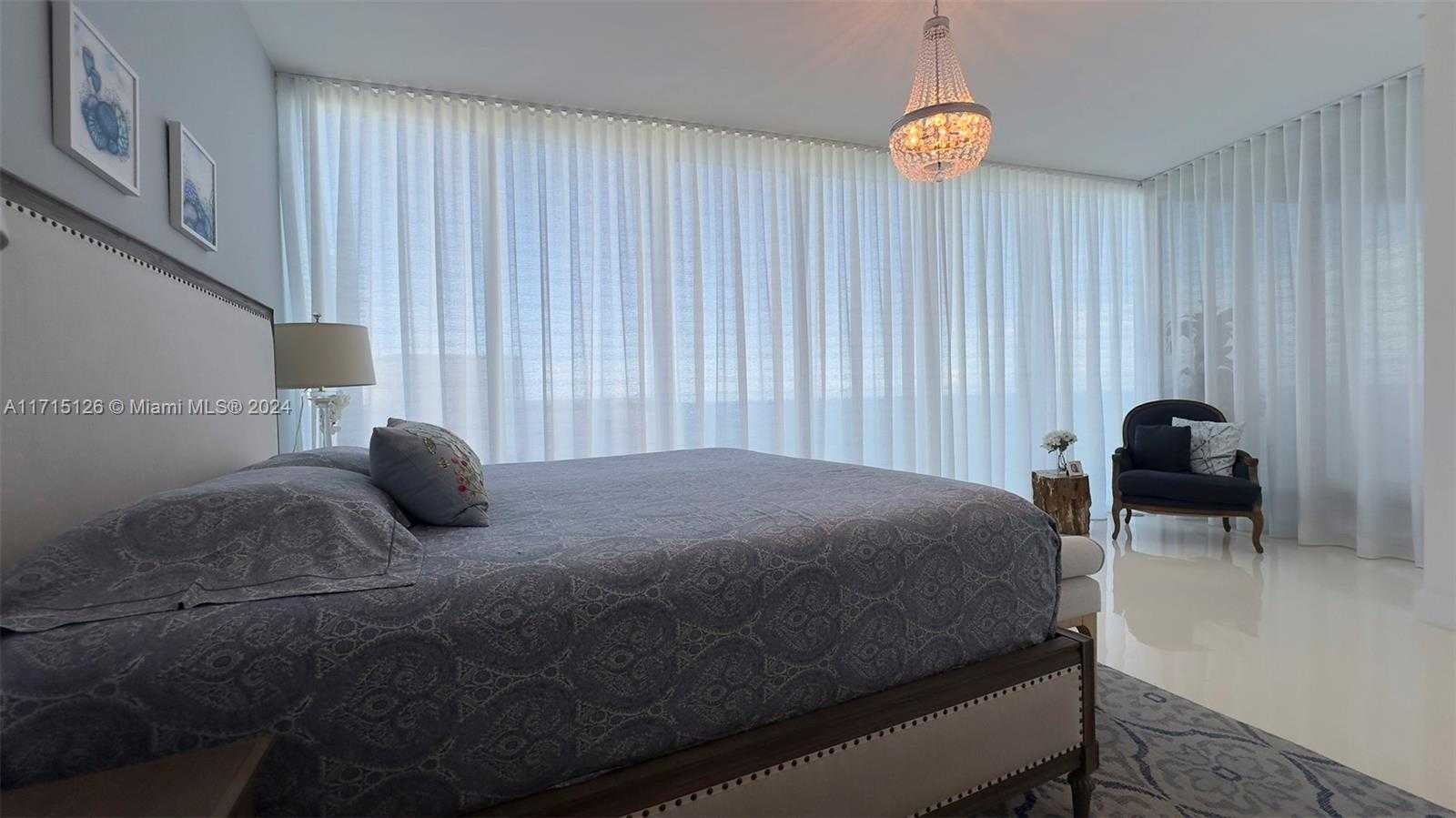 Small Image of 18555 Collins Ave, Sunny Isles Beach, FL 33160, USA Number 40