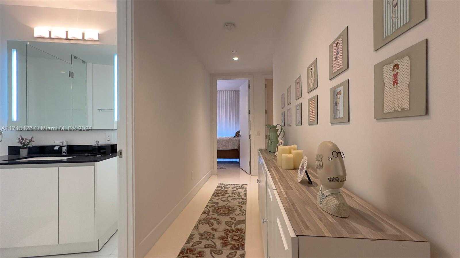 Small Image of 18555 Collins Ave, Sunny Isles Beach, FL 33160, USA Number 44