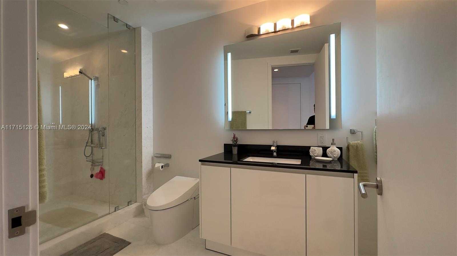 Small Image of 18555 Collins Ave, Sunny Isles Beach, FL 33160, USA Number 54