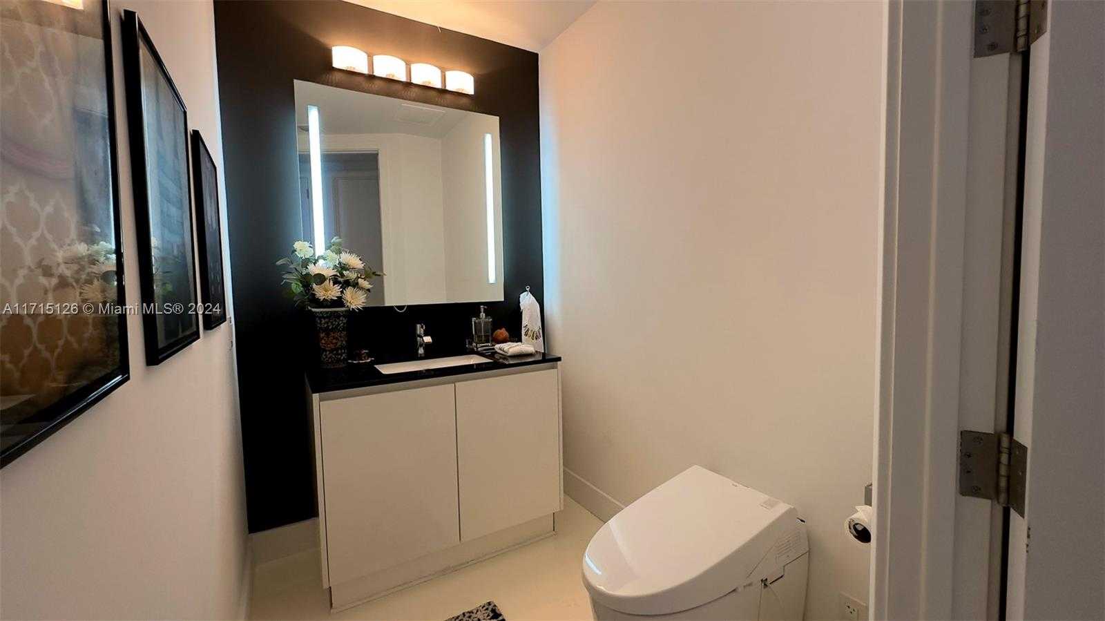 Small Image of 18555 Collins Ave, Sunny Isles Beach, FL 33160, USA Number 68