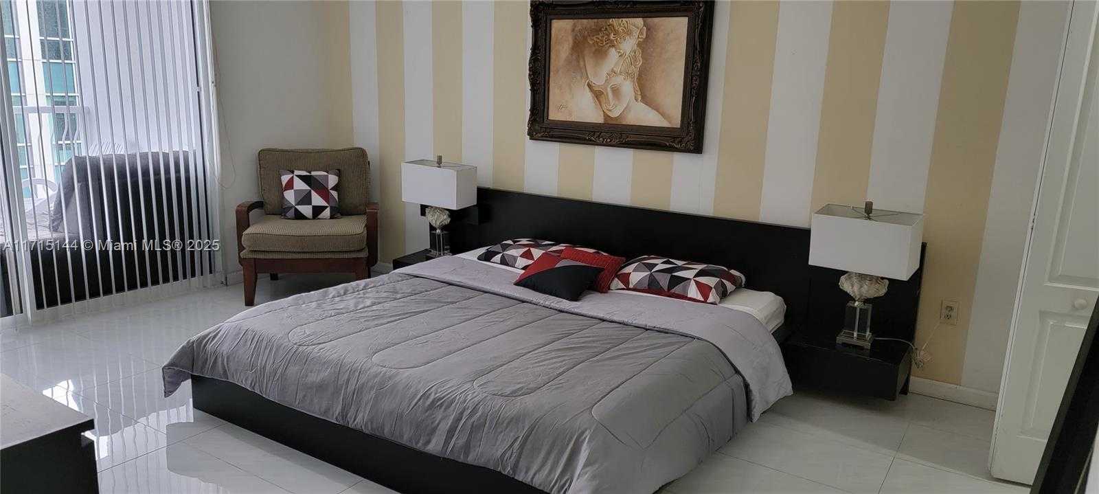 Small Image of 1200 BRICKELL BAY DR #4214, Miami Number 10