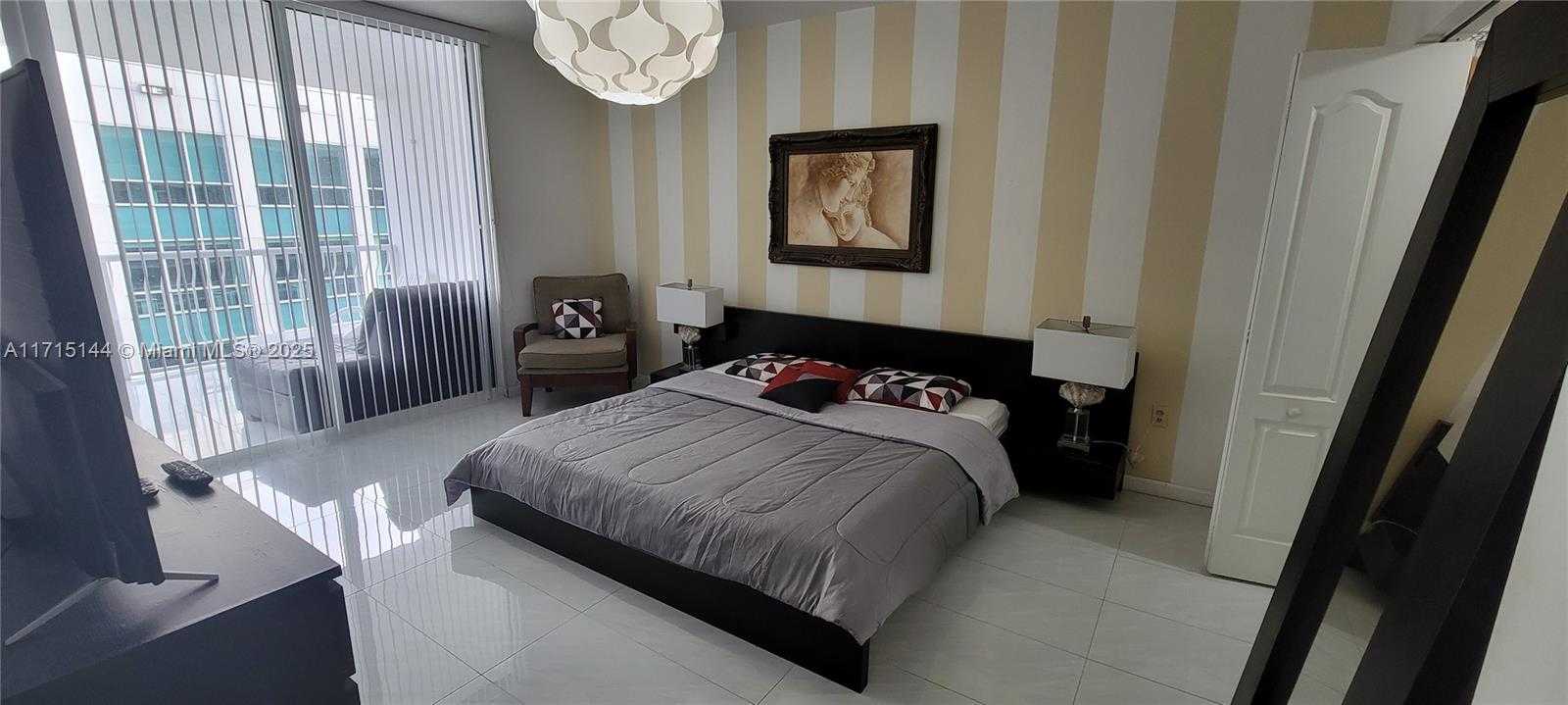 Small Image of 1200 BRICKELL BAY DR #4214, Miami Number 12