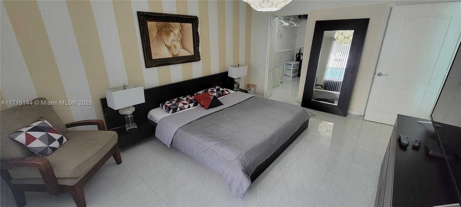 Small Image of 1200 BRICKELL BAY DR #4214, Miami Number 13