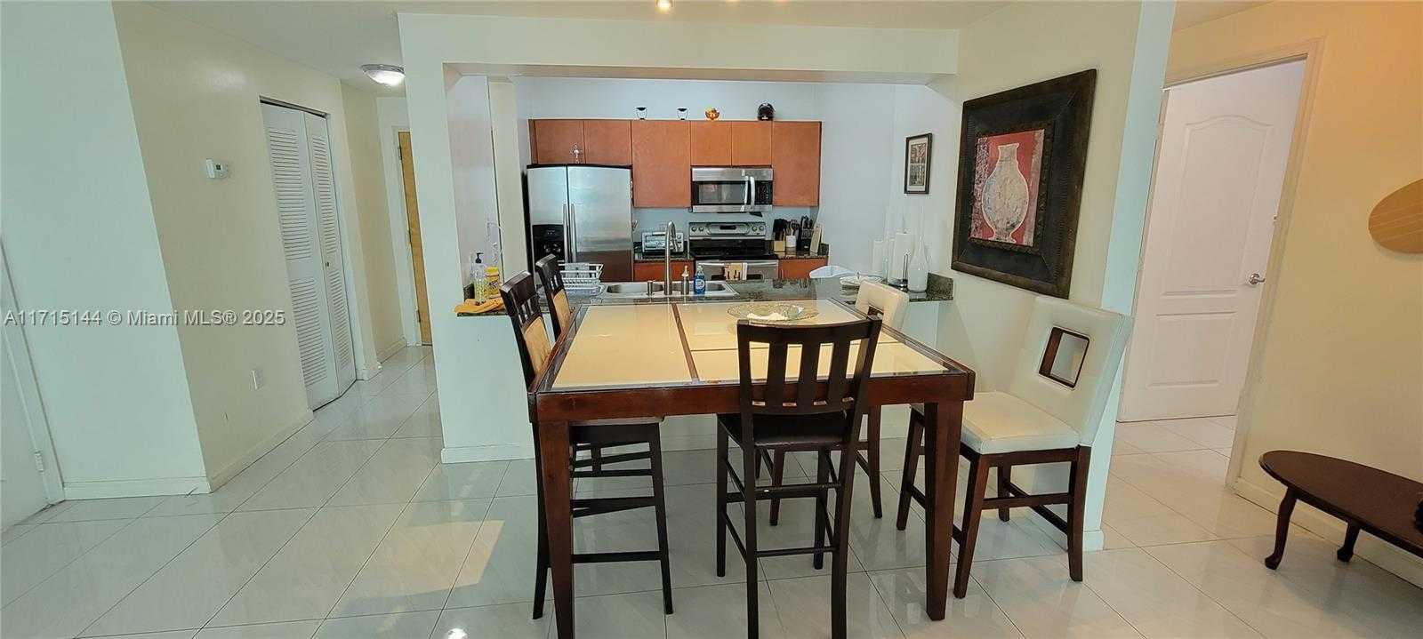 Small Image of 1200 BRICKELL BAY DR #4214, Miami Number 14