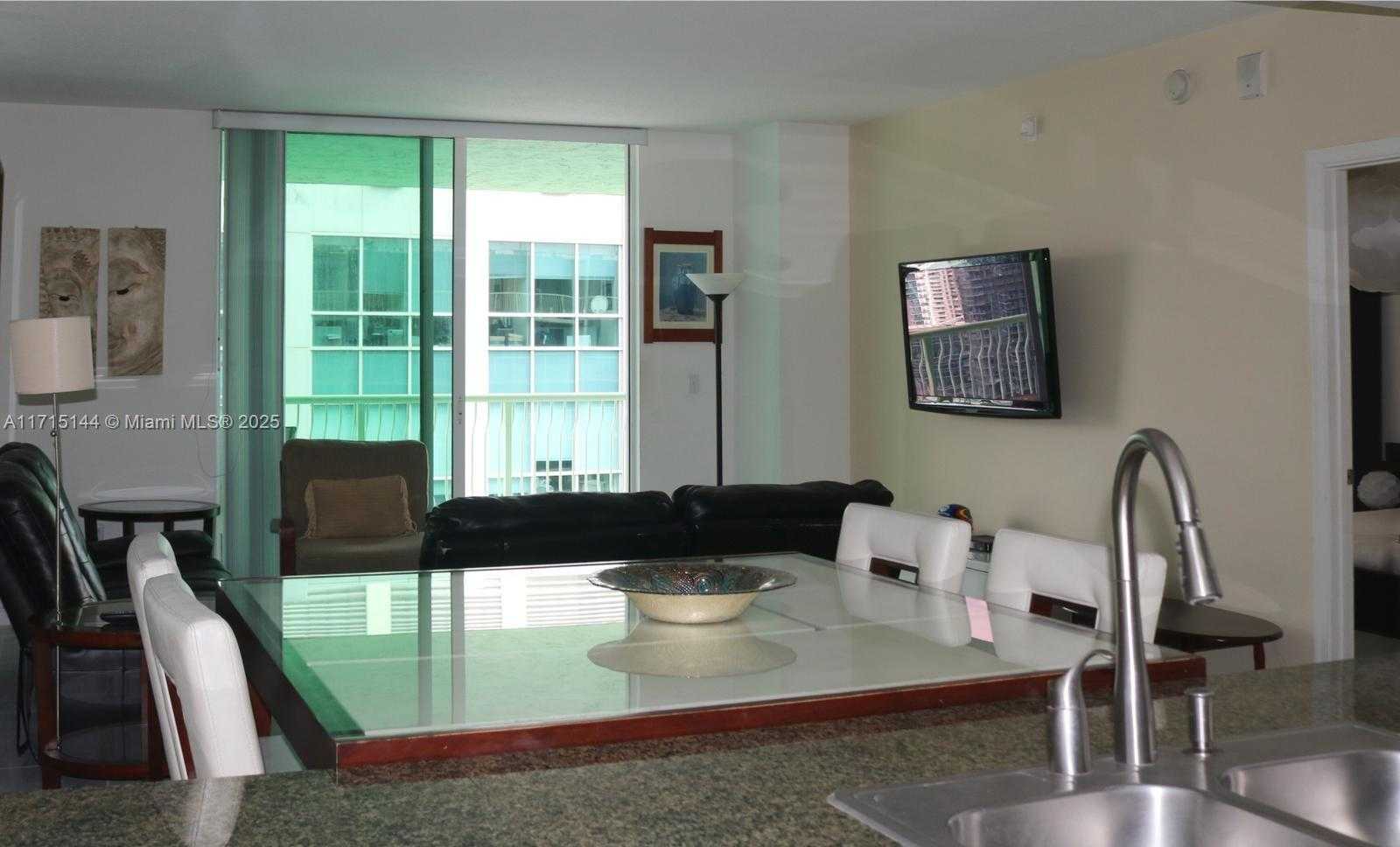 Small Image of 1200 BRICKELL BAY DR #4214, Miami Number 18