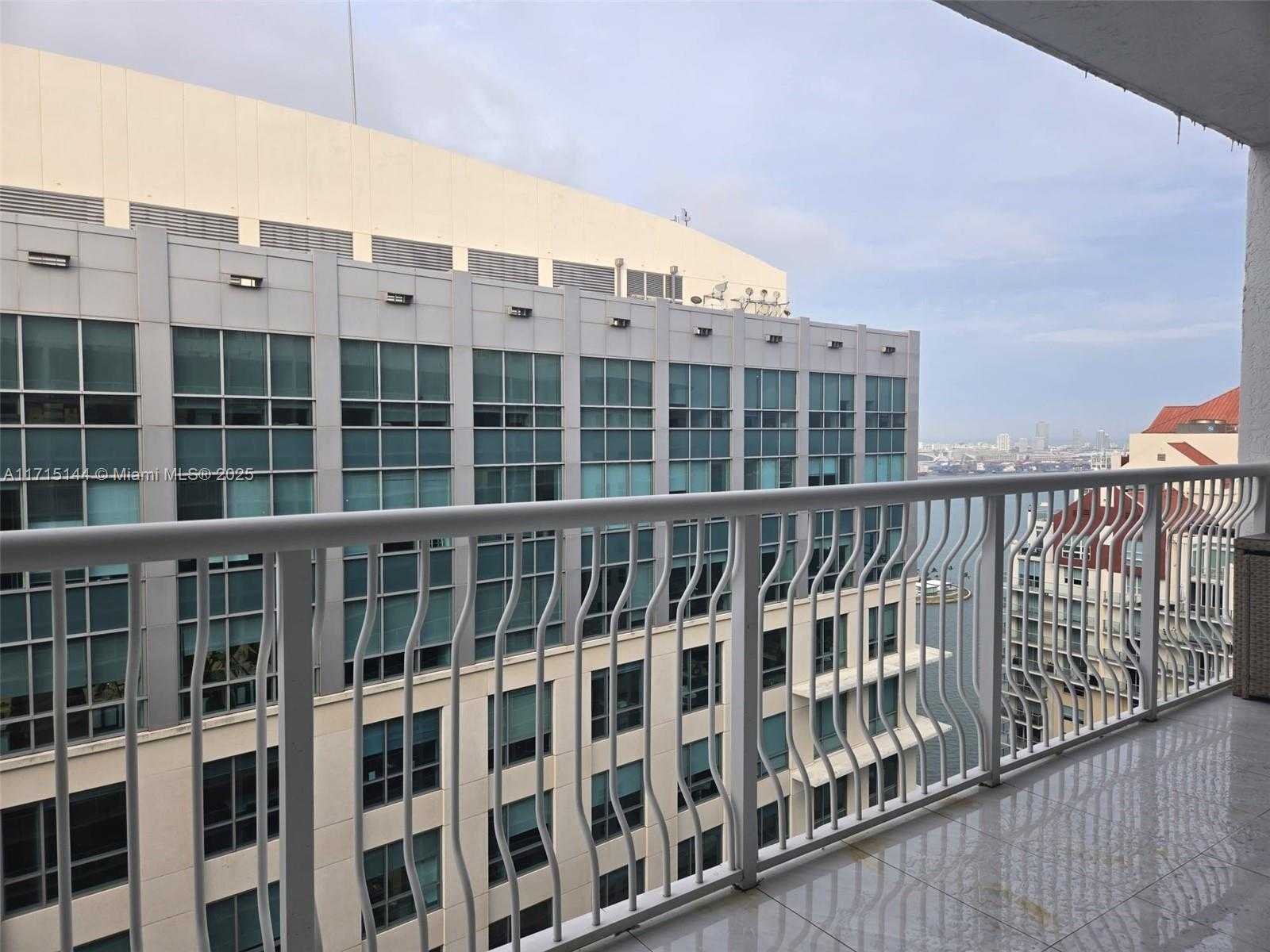 Small Image of 1200 BRICKELL BAY DR #4214, Miami Number 2