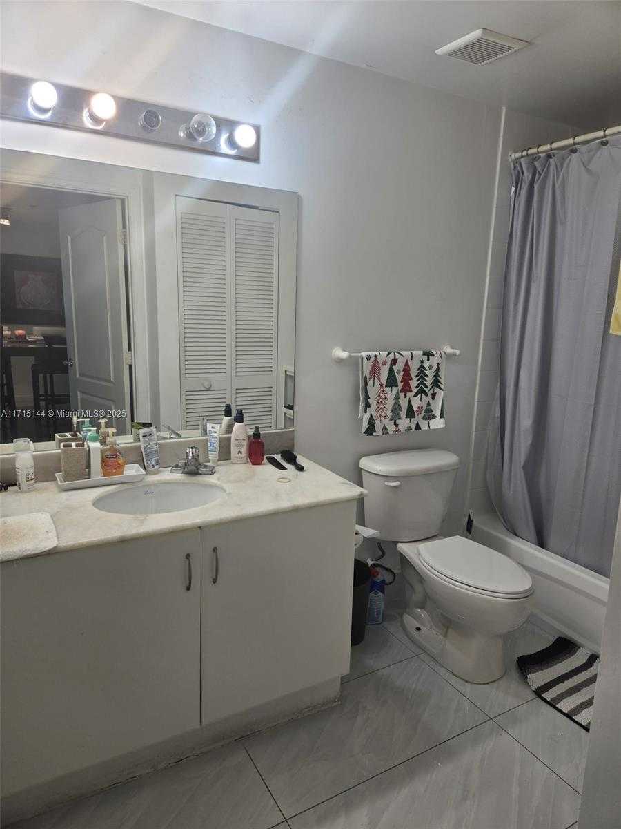 Small Image of 1200 BRICKELL BAY DR #4214, Miami Number 21