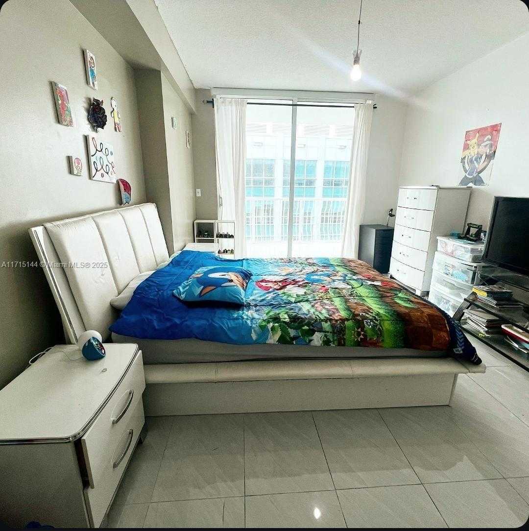 Small Image of 1200 BRICKELL BAY DR #4214, Miami Number 24