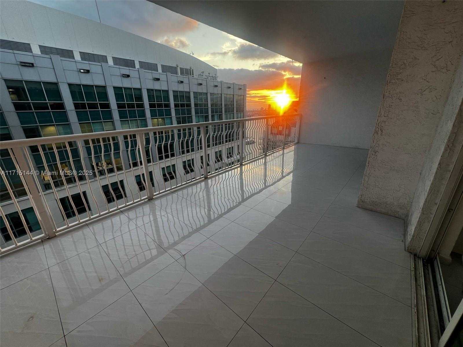 Small Image of 1200 BRICKELL BAY DR #4214, Miami Number 26