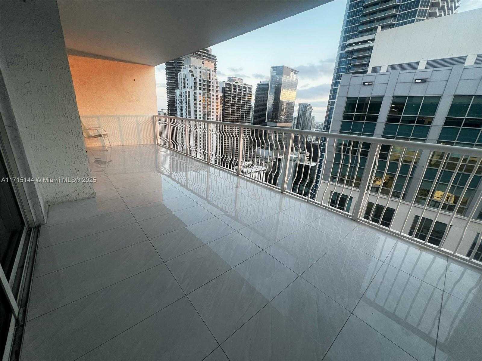 Small Image of 1200 BRICKELL BAY DR #4214, Miami Number 27