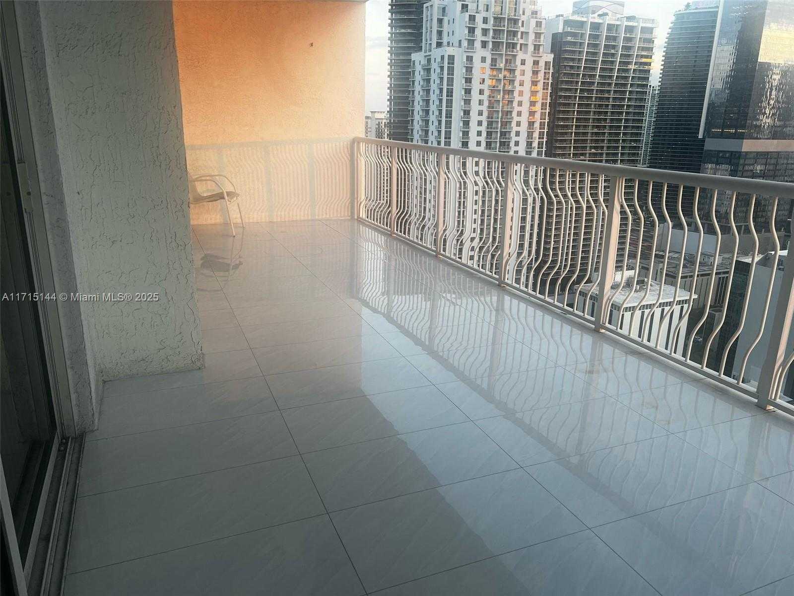 Small Image of 1200 BRICKELL BAY DR #4214, Miami Number 29