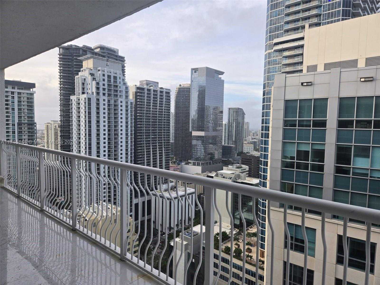 Small Image of 1200 BRICKELL BAY DR #4214, Miami Number 3