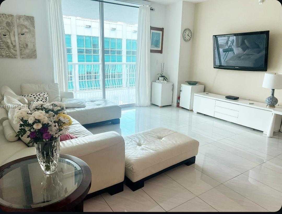 Small Image of 1200 BRICKELL BAY DR #4214, Miami Number 8