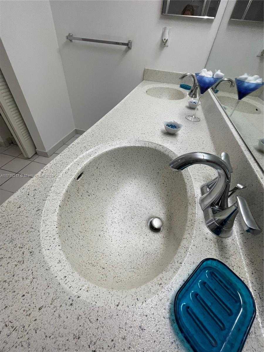 Small Image of 3300 NORTH EAST 192ND ST #1804, Aventura Number 9