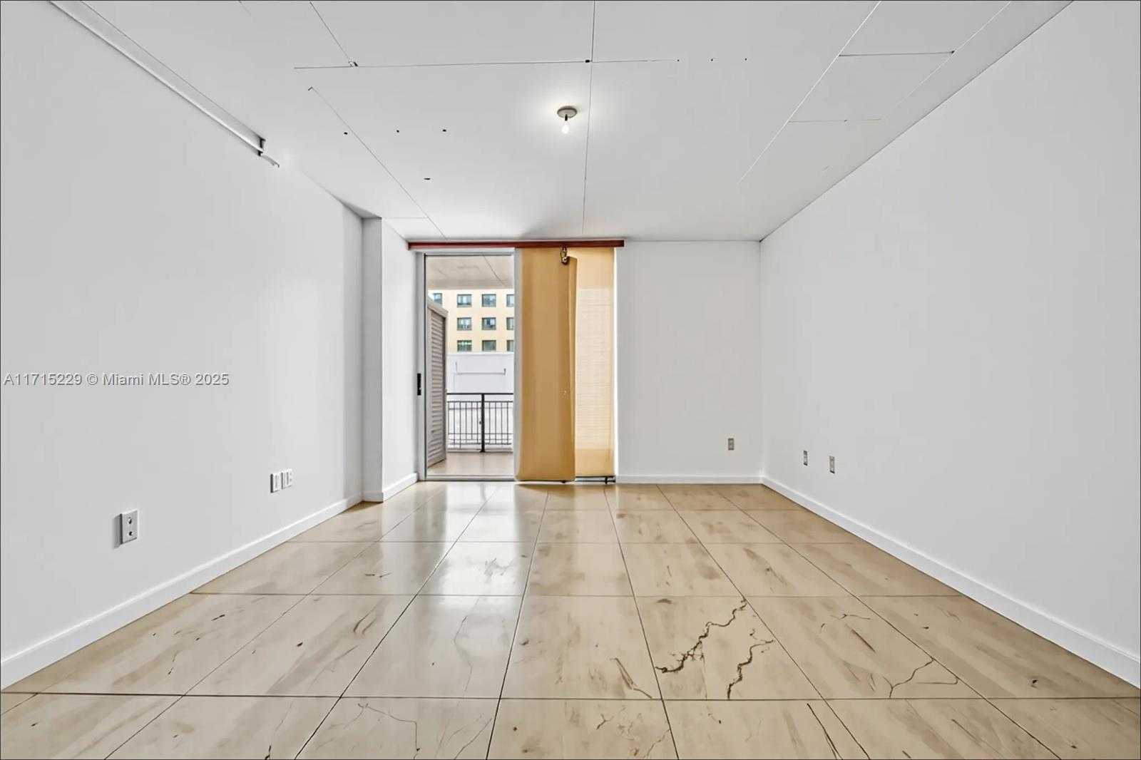 Small Image of 690 SOUTH WEST 1ST CT #1132, Miami Number 7