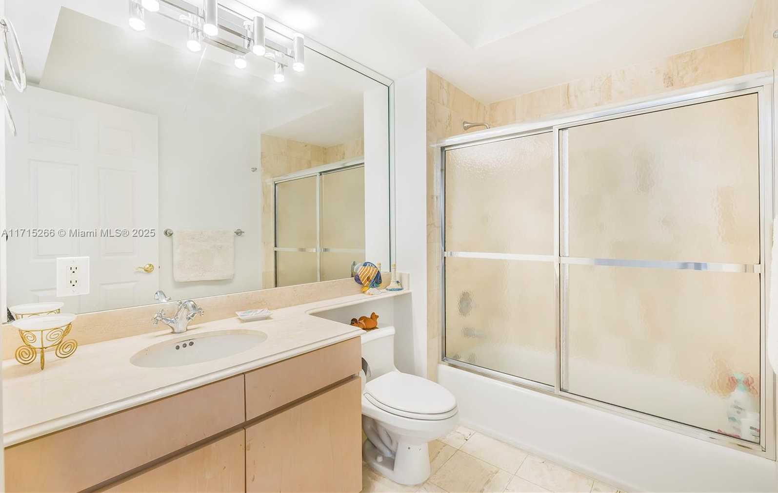 Small Image of 18671 COLLINS AVE #2501, Sunny Isles Beach Number 25