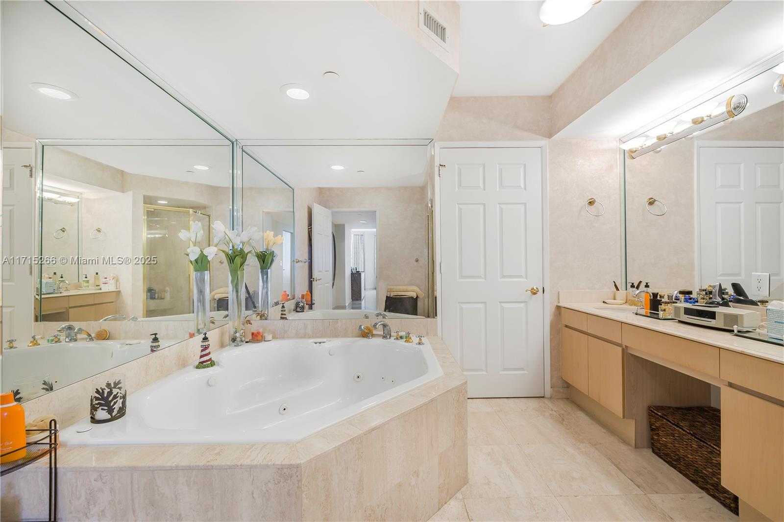 Small Image of 18671 COLLINS AVE #2501, Sunny Isles Beach Number 36