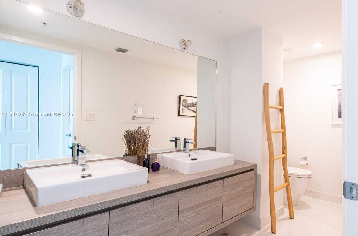 Small Image of 400 SUNNY ISLES BLVD #1906, Sunny Isles Beach Number 17