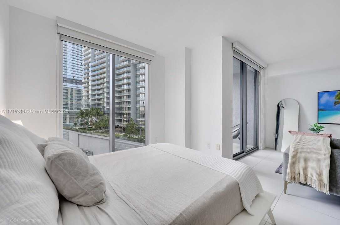 Small Image of 31 SOUTH EAST 6TH ST #1703, Miami Number 4