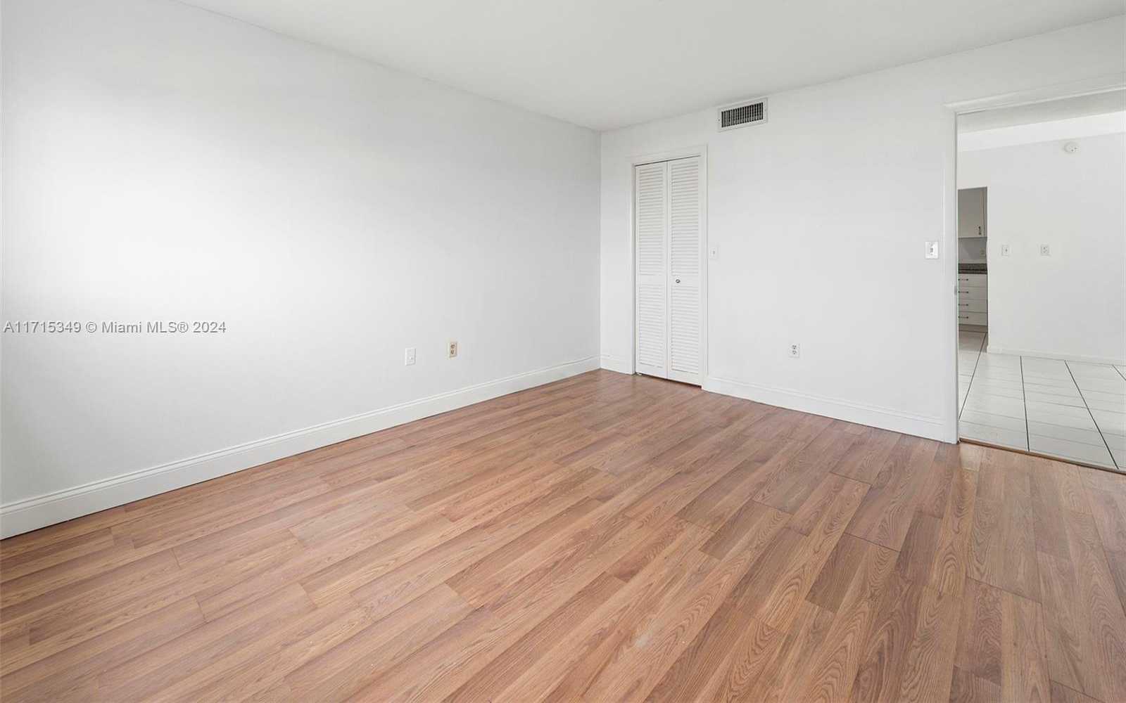 Small Image of 1020 94TH ST #503, Bay Harbor Islands Number 15