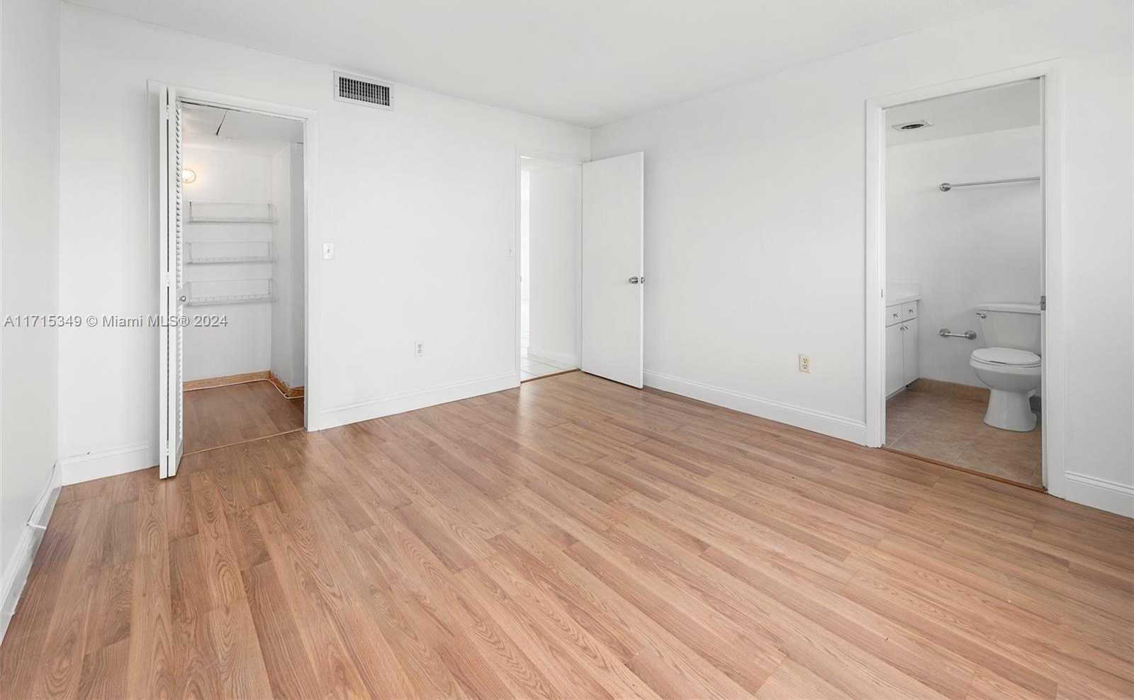 Small Image of 1020 94TH ST #503, Bay Harbor Islands Number 17