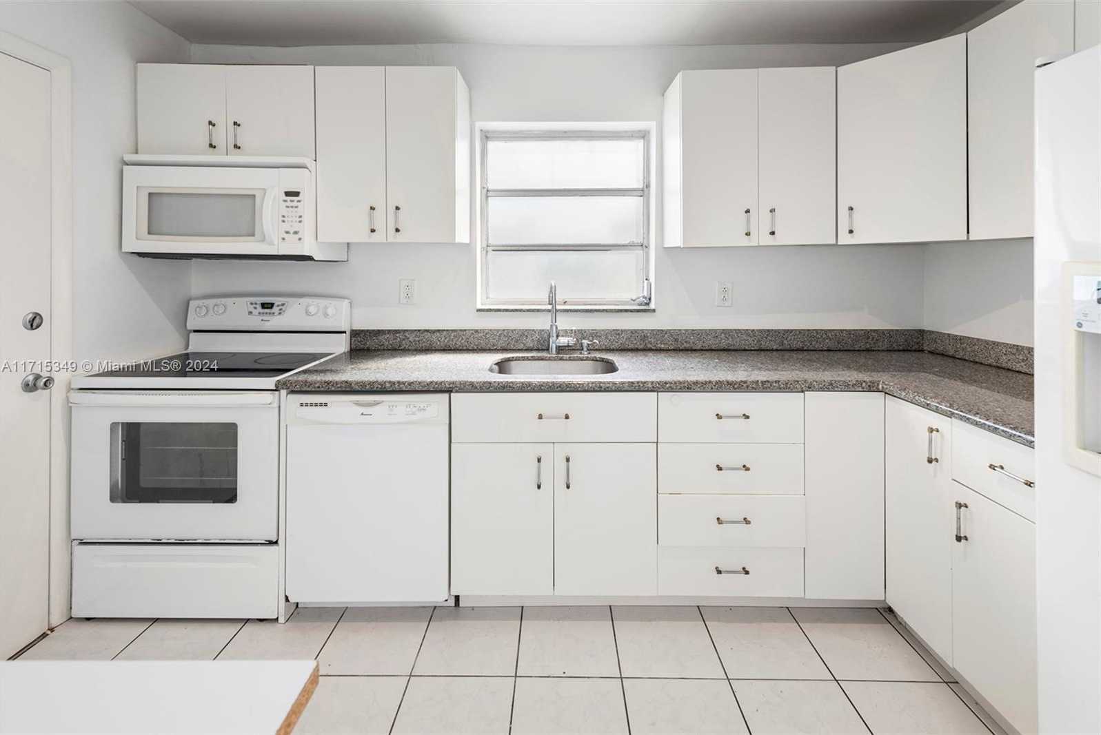 Small Image of 1020 94TH ST #503, Bay Harbor Islands Number 3