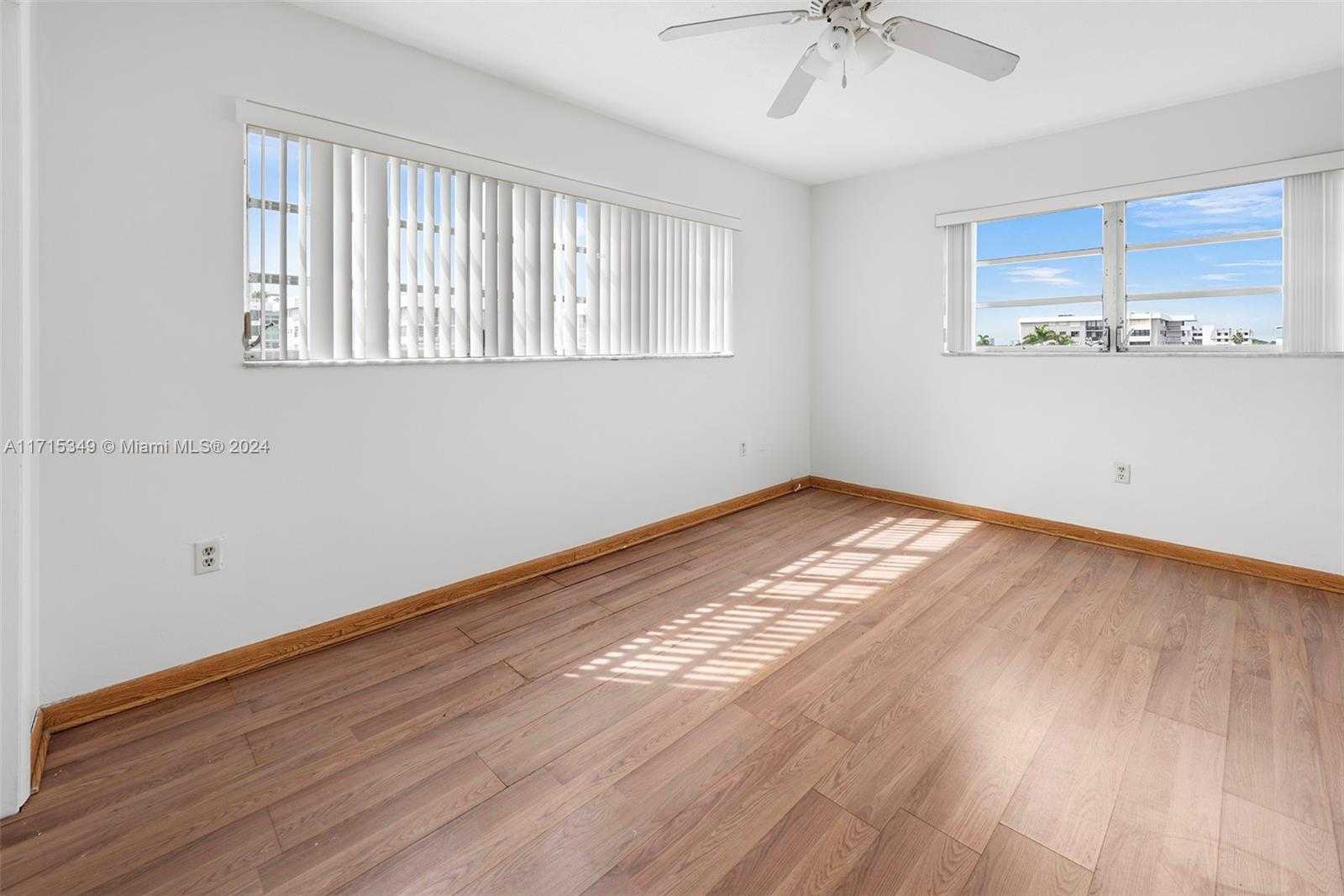 Small Image of 1020 94TH ST #503, Bay Harbor Islands Number 5