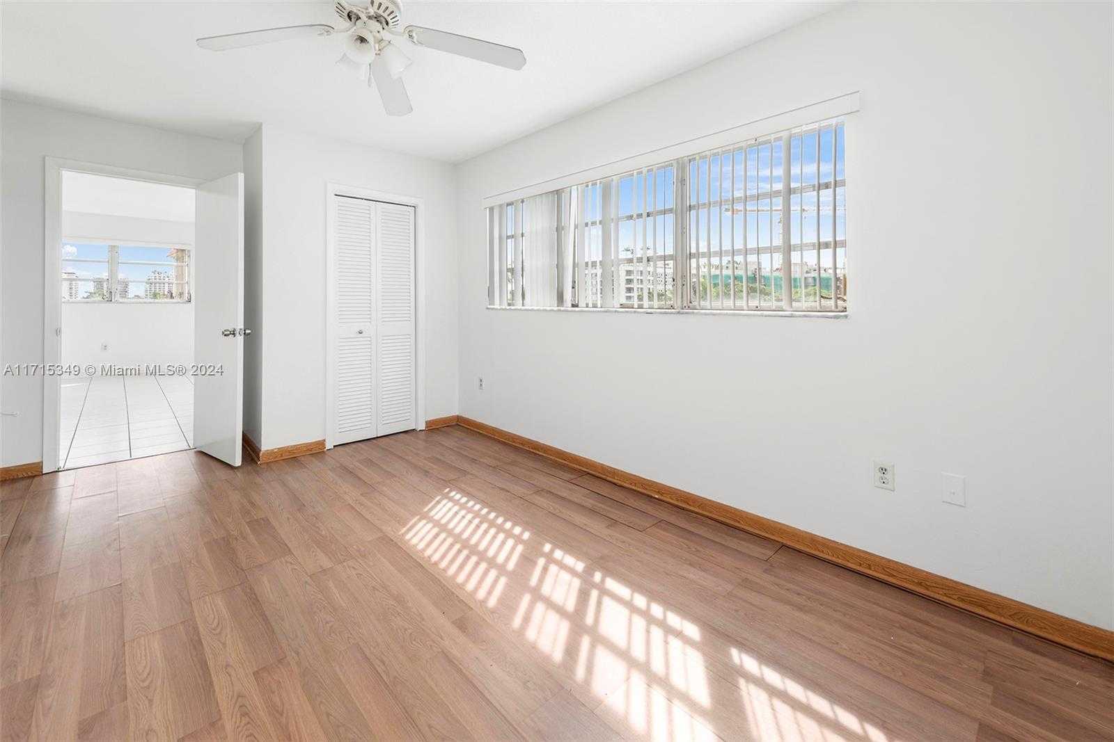 Small Image of 1020 94TH ST #503, Bay Harbor Islands Number 6