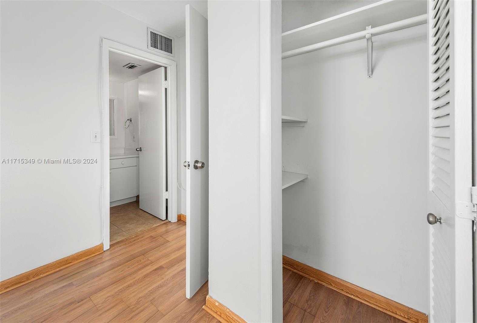 Small Image of 1020 94TH ST #503, Bay Harbor Islands Number 8
